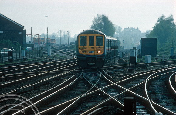 0778. 319045. 14.16 to Bedford. Redhill. 22.04.1990
