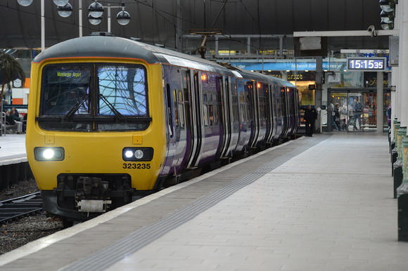 DG198449. 325235. Manchester Piccadilly. 13.10.14.