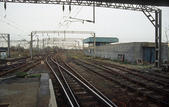 03064. In the last week before closure. Tilbury Riverside. November.1992