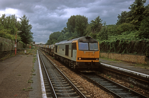 07115. 60054. 6L26 Acton - Dahenham stone train. Upper Holloway. 18.08.1999