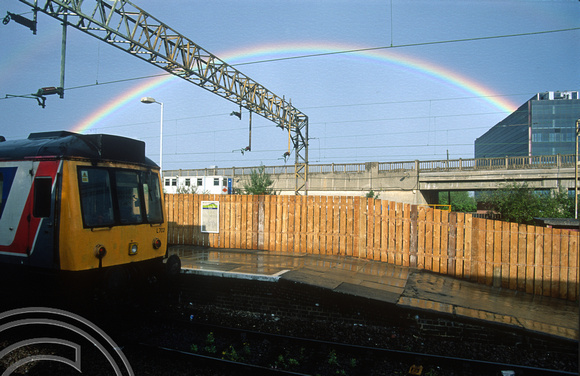 07245. L702 and rainbow. Bletchley. 22.09.1999