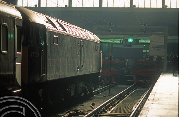 07451. 47709. Regency railtour Ex-Newcastle. ECS to Bounds Green London Kings Cross. 16.12.1999