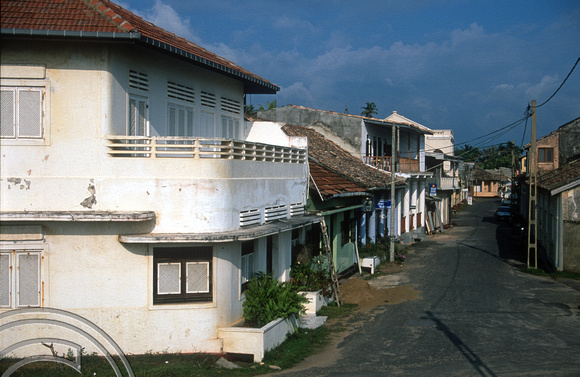 T15093. Deserted streets in the heat of the day. Old town. Galle. Sri Lanka. 13.01.2002