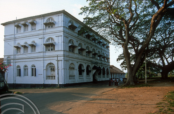 T15113. The New Oriental Hotel built 1864, awaiting refurbishment. Old town. Galle. Sri Lanka. 13.01.2002