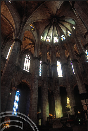 T15288. Inside the Eglesia de Santa Maria del Mar. Barcelona. Spain. 18.04.2003
