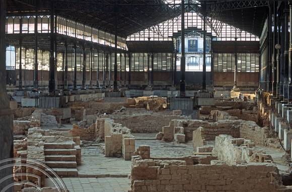 T15307.  Acheological excavations in the Mercat del Born. Barcelona. Spain. 18.04.2003