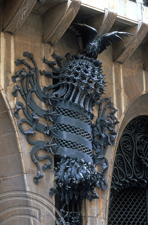 T15333. Ornate ironwork on a building in the Carrer Nou de la Rambla. Barcelona. Catalonia. Spain. 20.04.2003