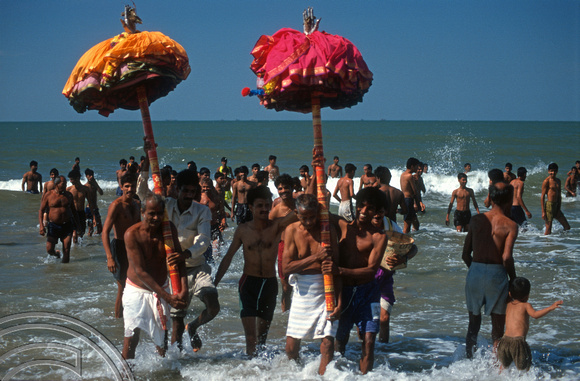 T9524. Gods on the beach. Arambol. Goa India. 05.02.2000