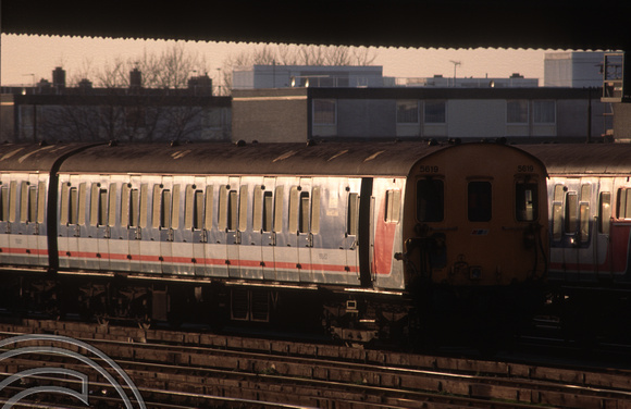 04335. 5619. Stored awaiting a trip to be scrapped. Clapham Junction. 04.02.1995