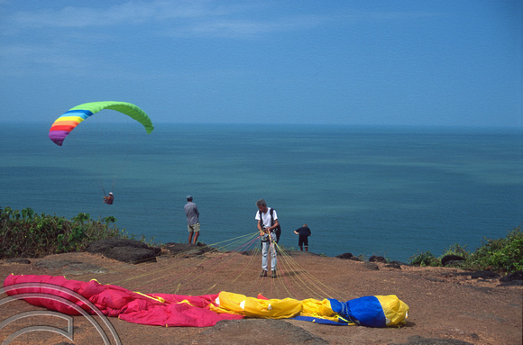 T9599. Paragliding on the little beach. Arambol. Goa. India. 06.02.2000