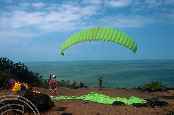 T9586. Paragliding on the little beach. Arambol. Goa. India. 06.02.2000