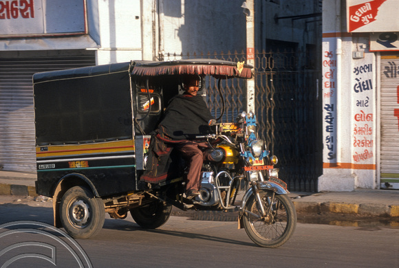 T9637. Motorcycle taxi. Rajkot. Gujarat. India. 11.02.2000