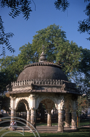 T9644. Bandstand in the park. Rajkot. Gujarat. India. 11.02.2000