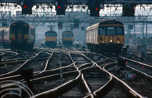 3600. 156449. 303021. Approaching the station. Glasgow Central. 27.11.93