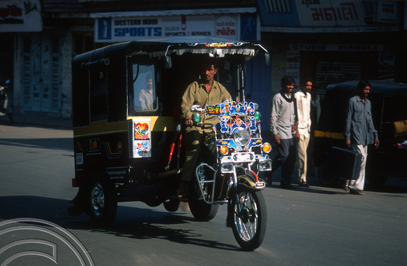 T9680. Motorcycle taxi. Rajkot. Gujarat. India. 13.02.2000