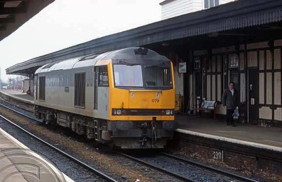 04514. 60079. Running round an MGR to Didcot PS. Didcot. 03.04.1995