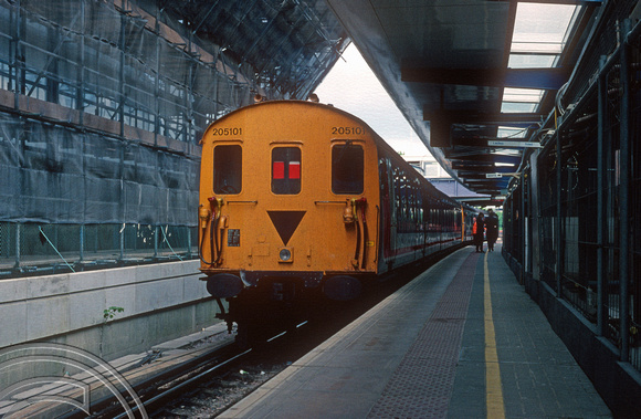 04632.  205101. Ashford - Hastings service. Ashford. 18.05.1995