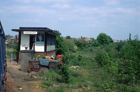 04698. Bedford St Johns signalbox. 22.05.1995