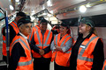 DG429645. Louise and Sadiq inspecting the new tube trains. Siemens. Goole. 3.10.2024.