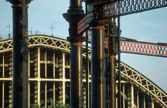 09589. Gasometers awaiting removal to make way for the building of HS1. Kings Cross. 24.07.2001