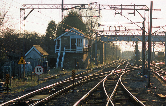 10036. Signalbox and sunlight along the tracks. Chingford. 14.12.2001