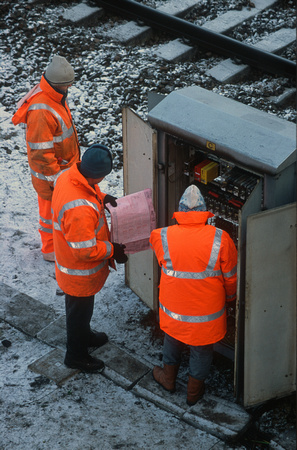 10096. Checking signalling relays. Peterborough. 03.01.2002