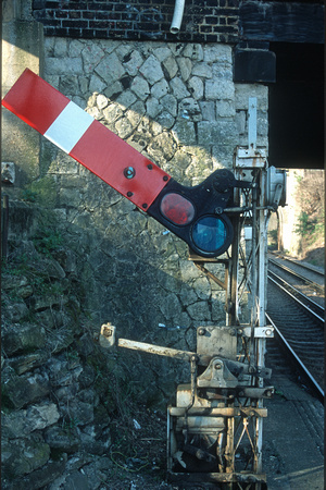 10210. Semaphore signal. Maidstone Barracks. 07.03.2002