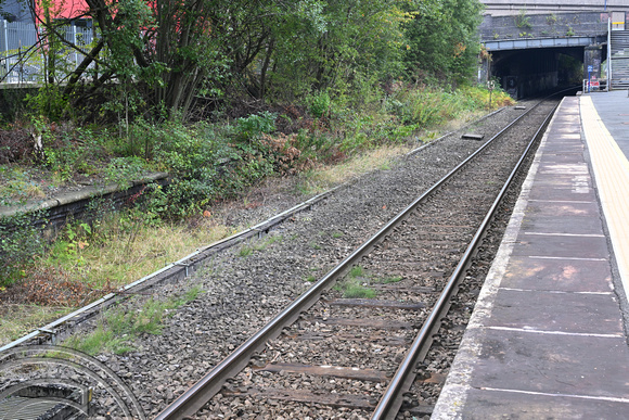 DG428260. Abandoned platform. Denton station. 21.9.2024.