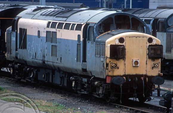 08313. 37098. Condemned. Old Oak Common TMD. 06.09.2000
