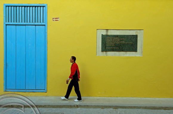 TD01359. Street life. Old Havana. Cuba. 15.1.06.