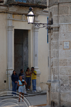TD00975. Street life. Old Havana. Cuba. 27.12.05.