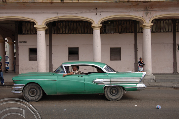 TD01309. Old American car. Old Havana. Cuba. 14.1.06.