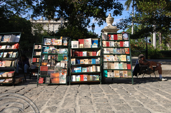 TD00967. Bookstall. Old Havana. Cuba. 27.12.05.