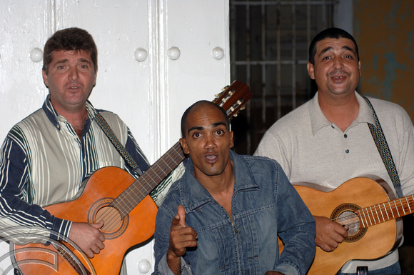 TD01045. Musicians. Trinidad. Cuba. 30.12.05.