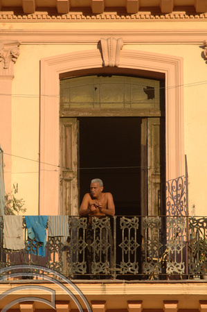 TD00991. watching the world go by. Old Havana. Cuba. 27.12.05.