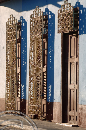 TD01123. Ornamental grilles. Trinidad. Cuba. 03.01.06.