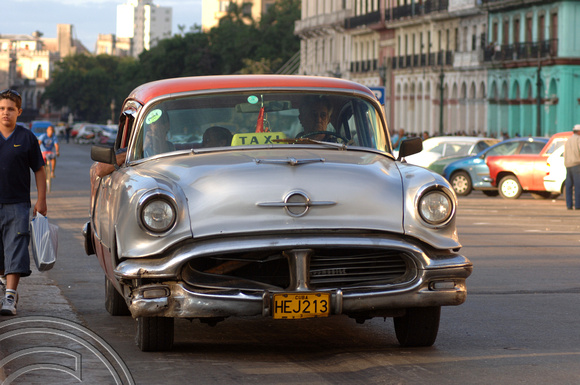 TD00982. Old American car.  Old Havana. Cuba. 27.12.05.