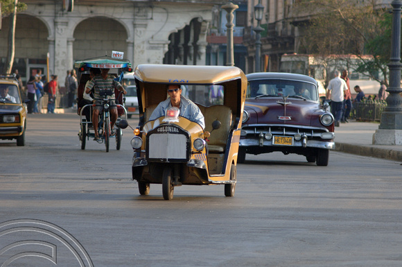 TD00977. Taxi. Old Havana. Cuba. 27.12.05.
