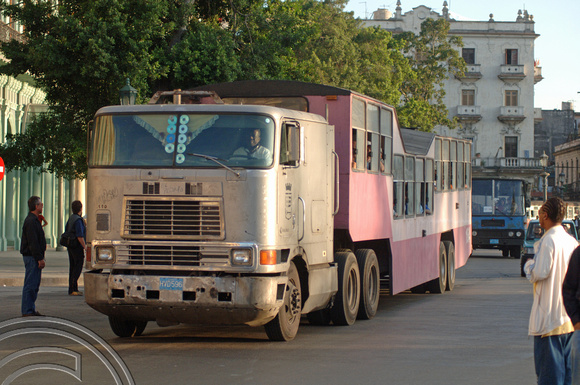 TD00979. Camel bus. Old Havana. Cuba. 27.12.05.