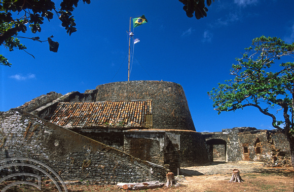 T14112. Remedios Fort. Built by the Portugese in 1737 on a Dutch site of 1629. Fernando de Noronha. Brazil. 18.8.02