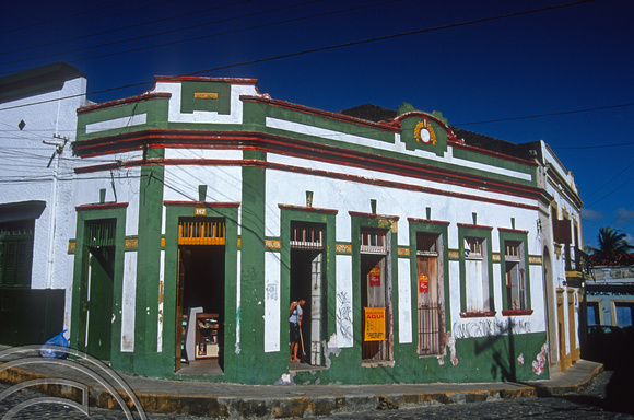 T13699. Corner shop. Olinda. Pernambuco. Brazil. 13.8.2002