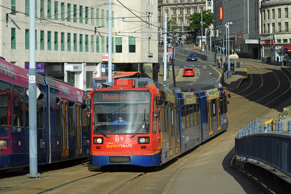 DG372401. Tram 119. Commercial St. Sheffield. 27.5.2022.