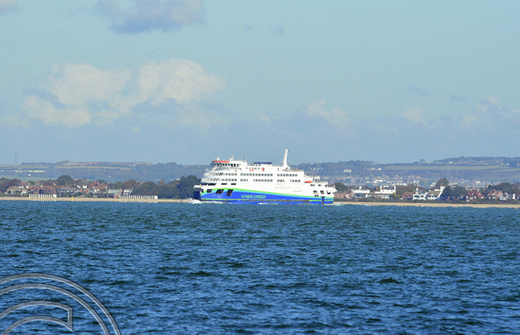 DG345387. Victoria of Wight. Ferry. 811dwt. Built 2018. Portsmouth. 16.10.20.