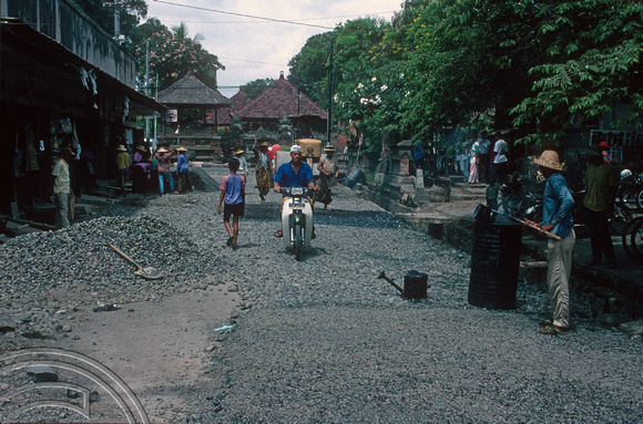 T5140. Relaying Monkey Forest Rd. Ubud. Bali. Indonesia. January 1995