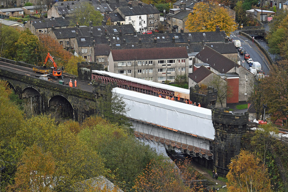 DG346011. Refurbishing the  Gauxholme viaduct. Todmorden. 30.10.20.