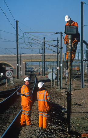 08975. Balfour Beatty staff repairing signalling. Peterborough. 14.02.01