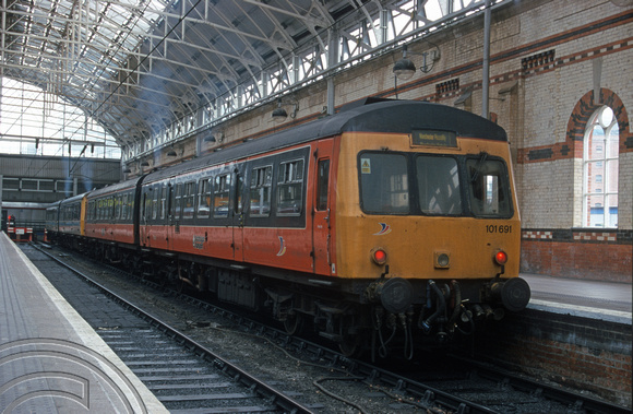 09032. 101691  51253. 53171. with 101682. Manchester Piccadilly. 09.03.01