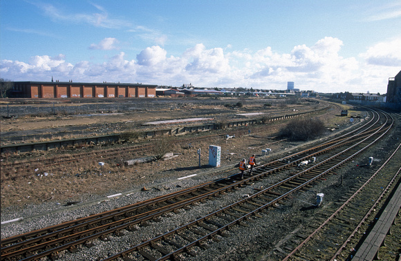 09047. View of the station throat and dereliction. Southport. 12.03.01
