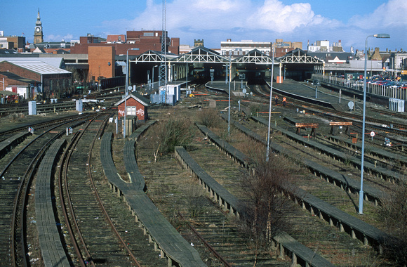 09044. Disused sidings. Southport. 12.03.01