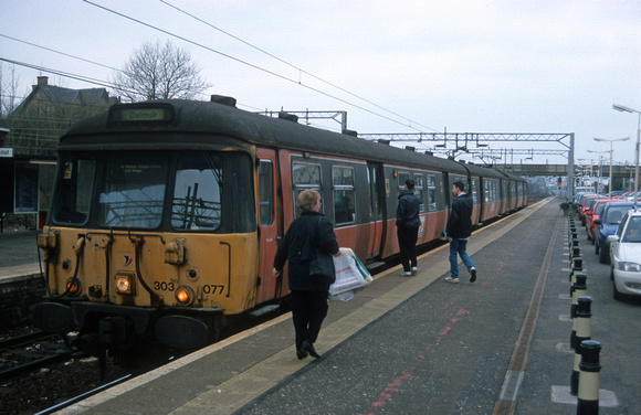 09165. 303077. 12.50 to Dalmuir. Motherwell. 27.03.01